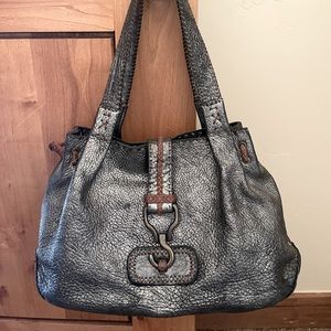 Gorgeous Carla Mancini leather handbag Magnetic snap closure & inside zip pocket